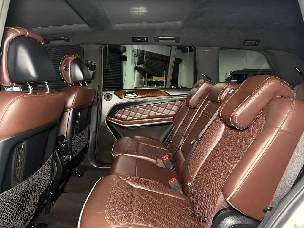 Used 2015 Mercedes-Benz GL 550 4MATIC image 23