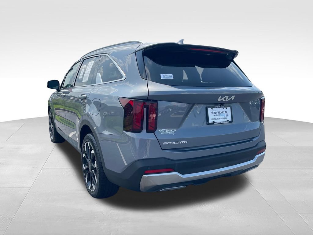 Used 2025 Kia Sorento EX w/ Panoramic Sunroof Package FWD image 3