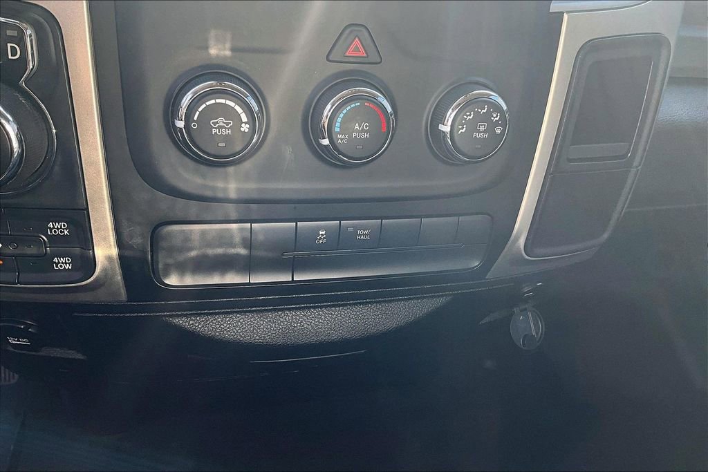 Used 2017 RAM 1500 Classic SLT AWD/4WD image 13