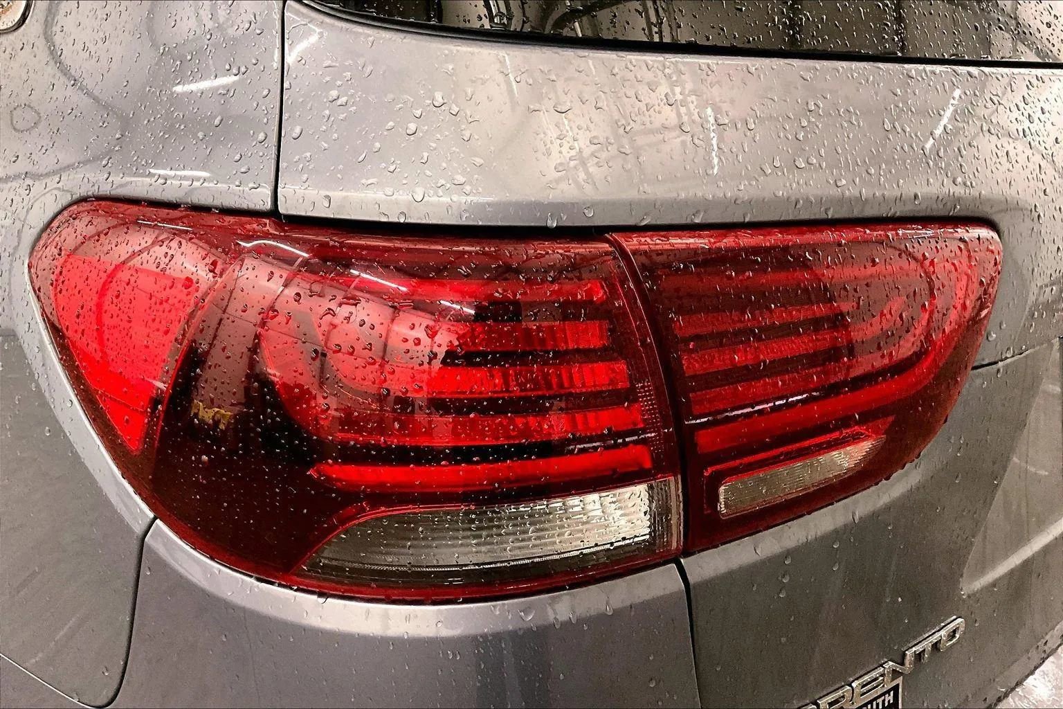 Used 2020 Kia Sorento S image 29