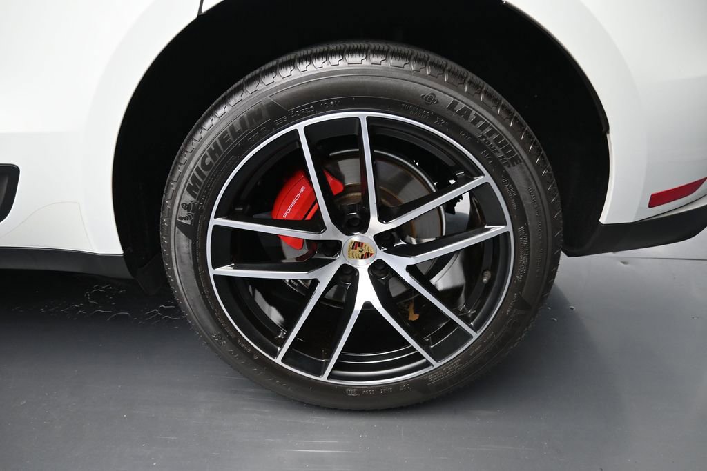 Certified 2023 Porsche Macan S AWD/4WD image 9