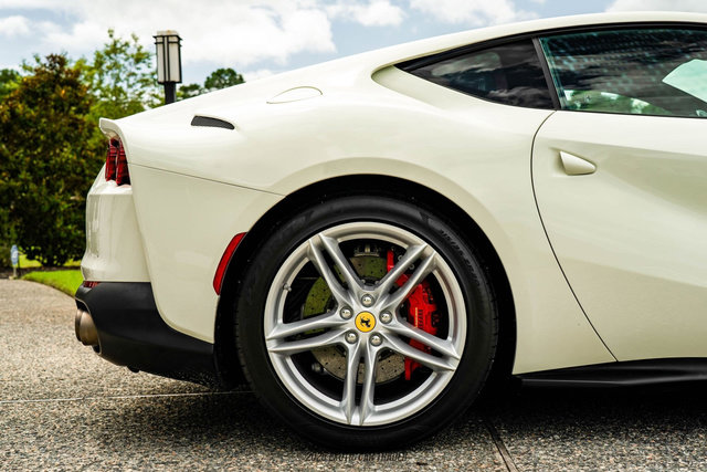 Used 2019 Ferrari 812 Superfast image 10