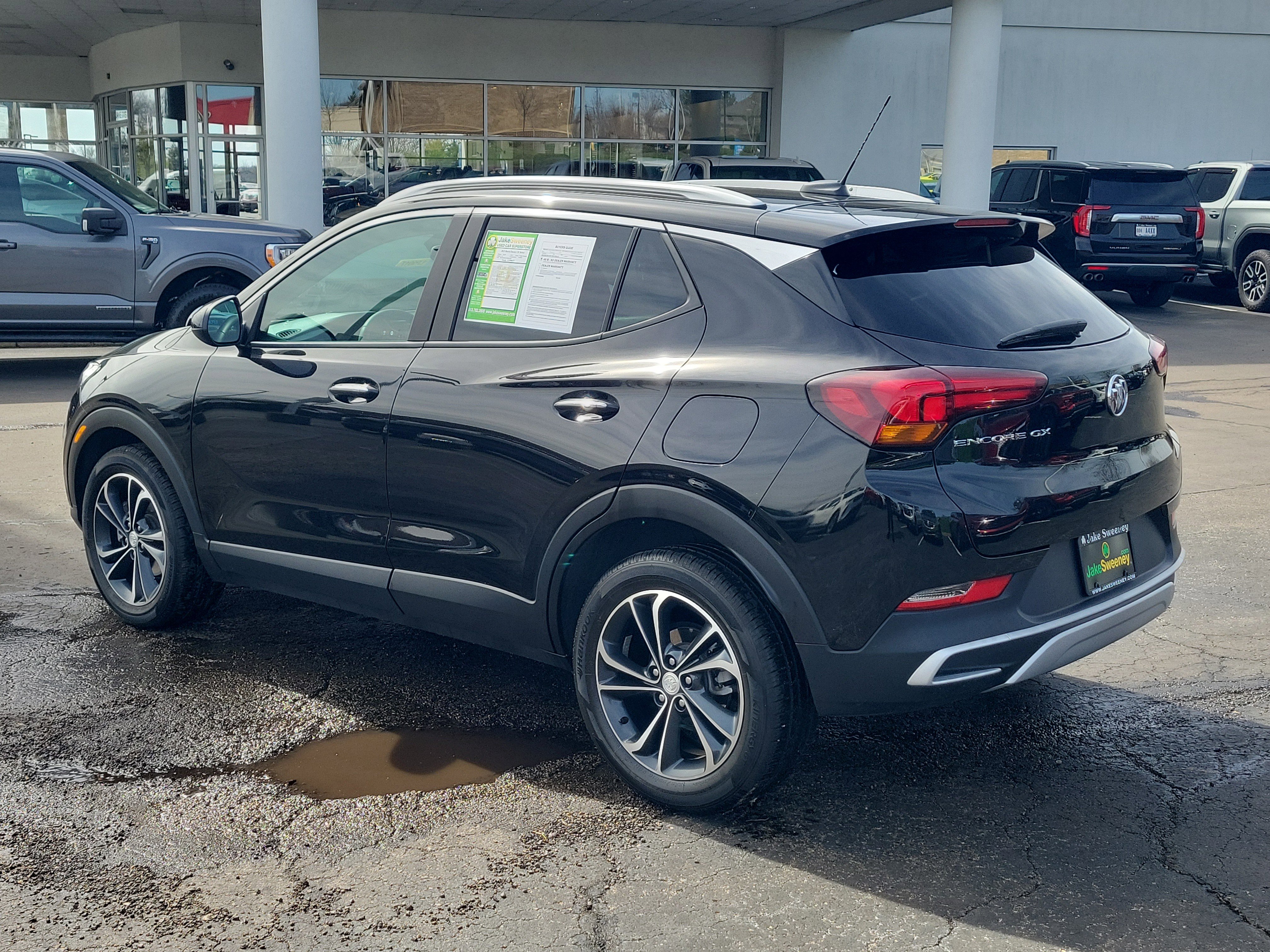 Used 2023 Buick Encore GX Select image 3