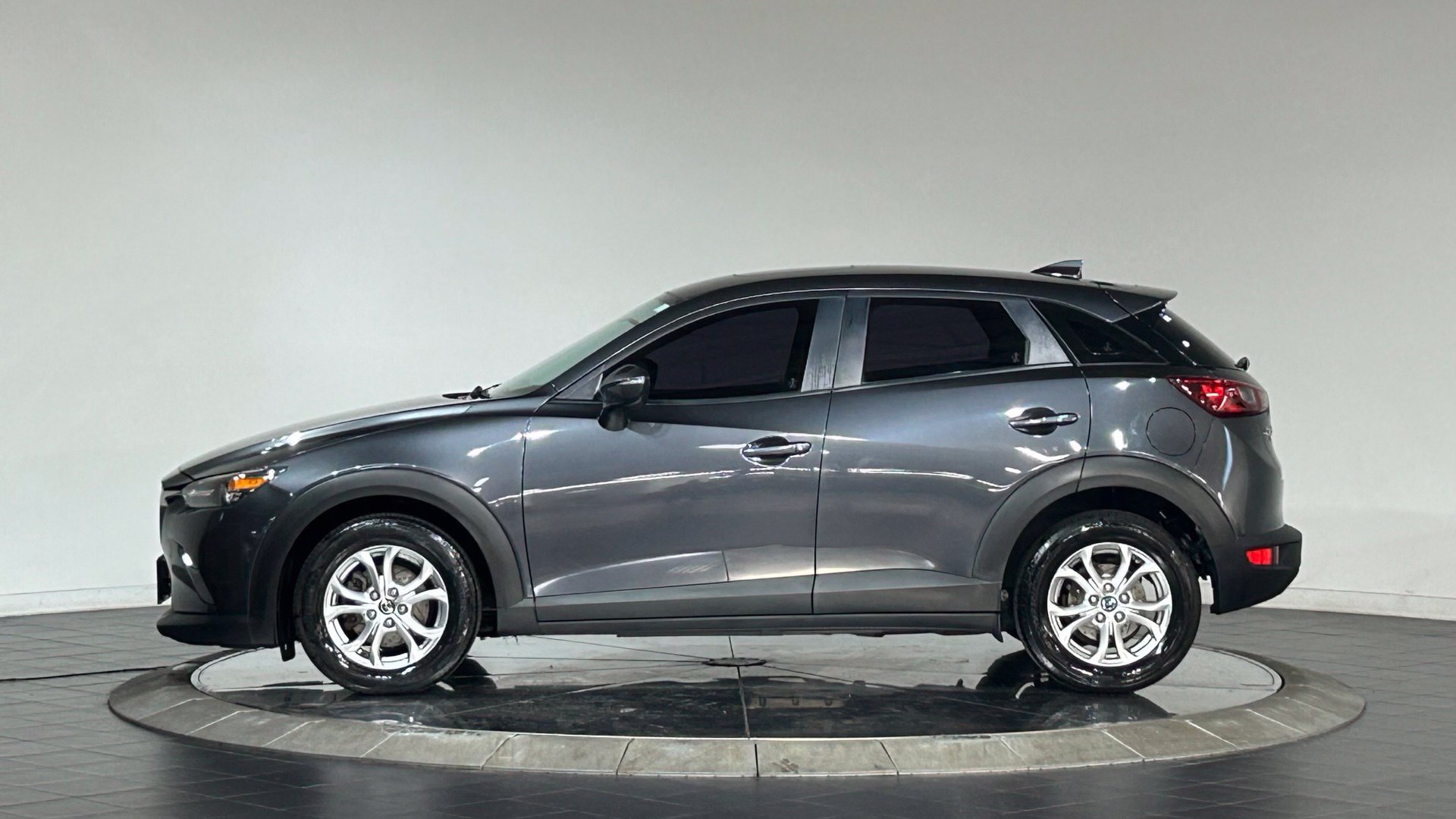 Used 2016 MAZDA CX-3 Touring w/ Premium Package AWD/4WD image 6