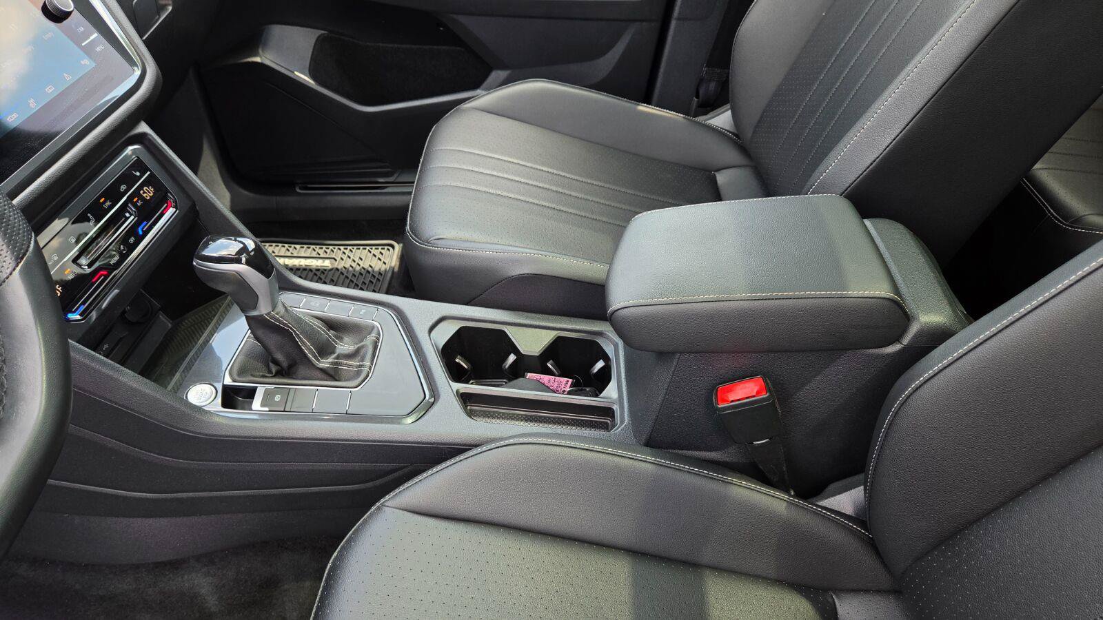 Used 2023 Volkswagen Tiguan SE R-Line FWD image 35