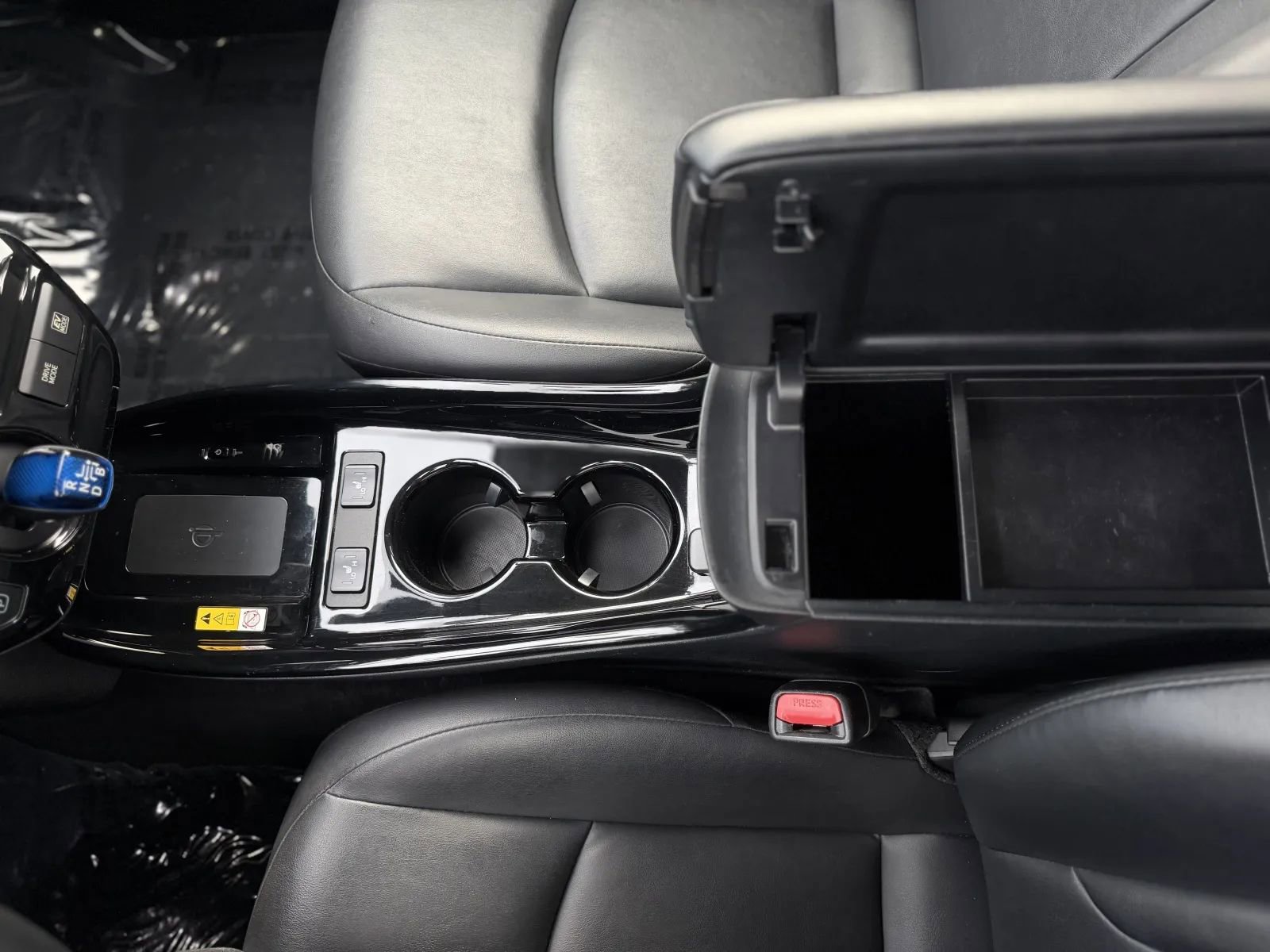 Used 2020 Toyota Prius XLE w/ Preferred Accessory Package image 34