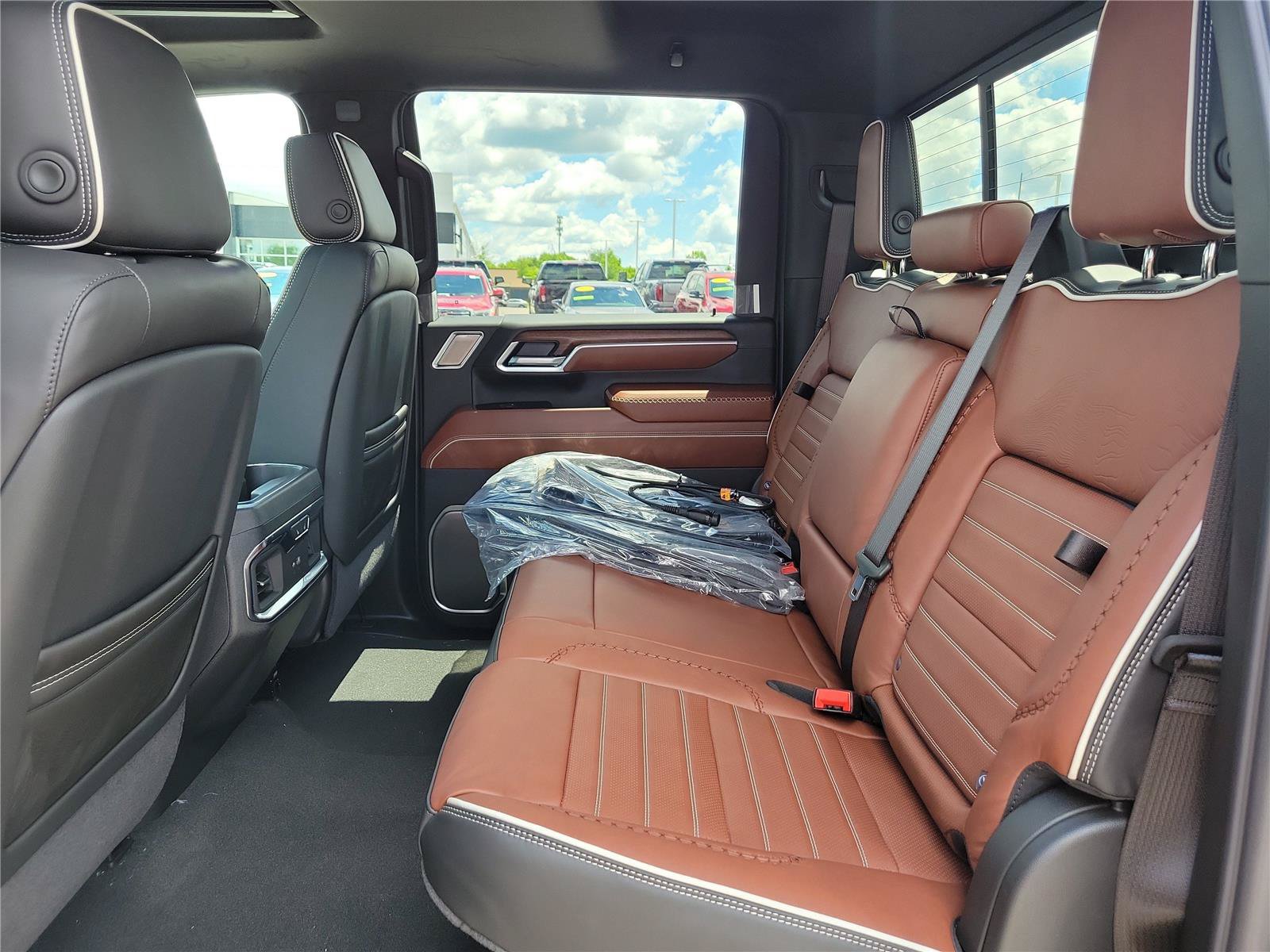New 2026 GMC Sierra 2500 Denali Ultimate AWD/4WD image 13