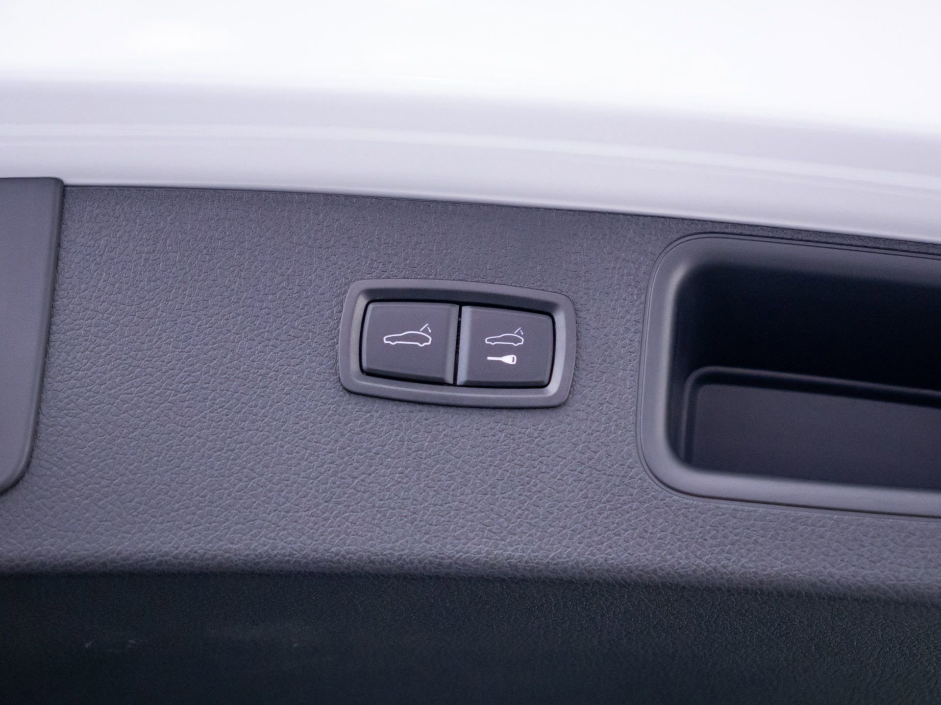 Certified 2023 Porsche Macan Turbo image 30