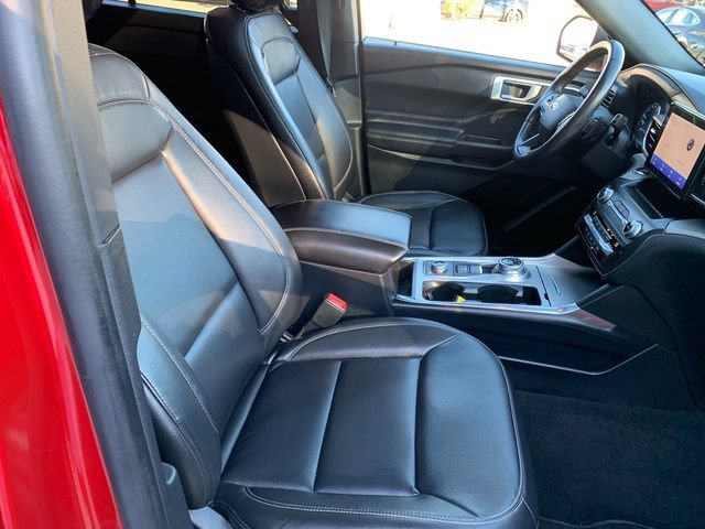 Used 2020 Ford Explorer XLT w/ Equipment Group 202A AWD/4WD image 10