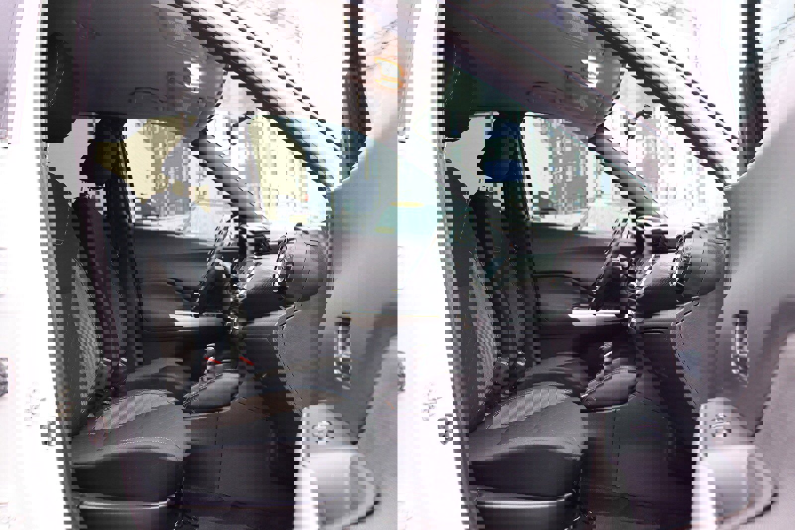 Used 2018 Nissan Kicks SV image 18