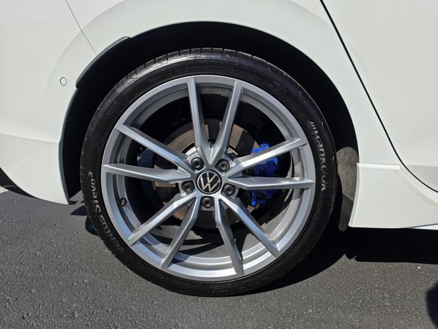 Used 2024 Volkswagen Golf R AWD/4WD image 7