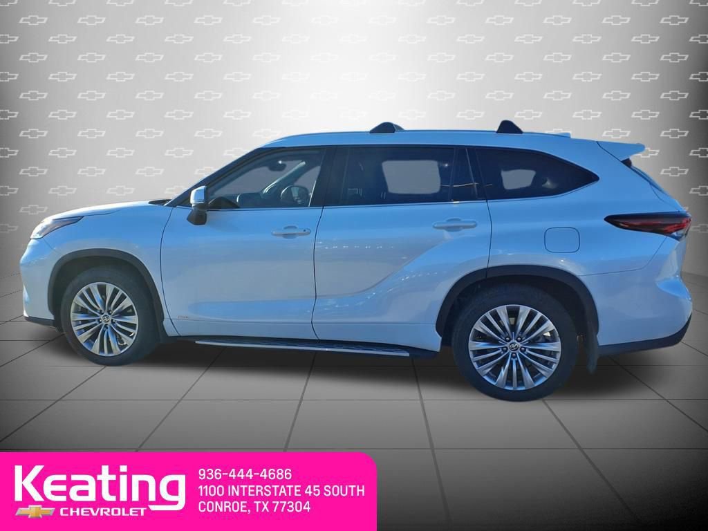 Used 2025 Toyota Highlander Platinum image 10