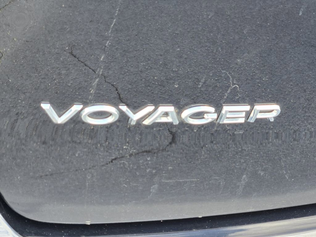 Used 2024 Chrysler Voyager LX FWD image 10