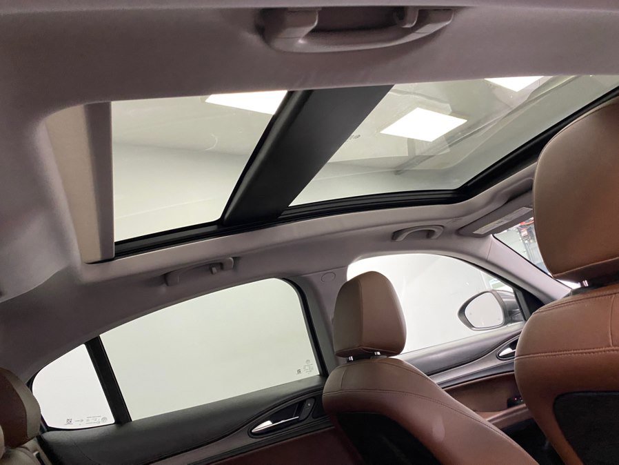 Used 2019 Alfa Romeo Stelvio Ti AWD/4WD image 37