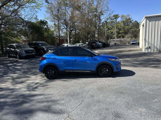 Used 2023 Nissan Kicks SR w/ SR Premium Package FWD image 4