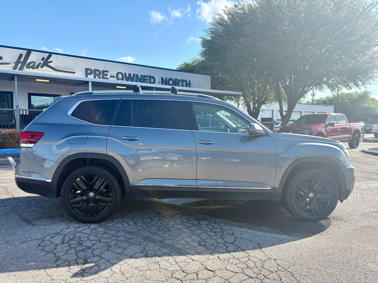 Used 2019 Volkswagen Atlas SEL Premium AWD/4WD image 2