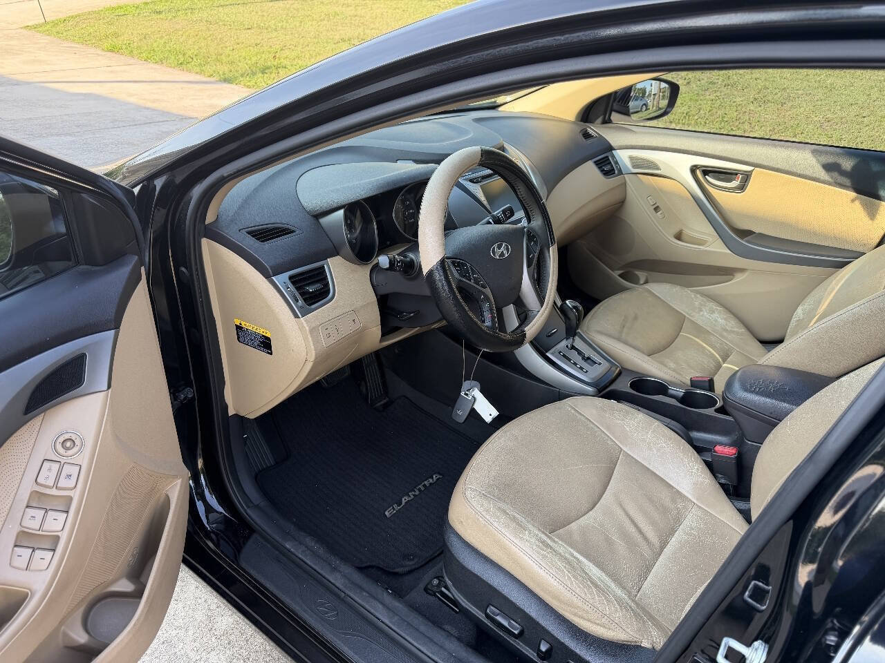 Used 2013 Hyundai Elantra Limited w/ Technology Pkg FWD image 11
