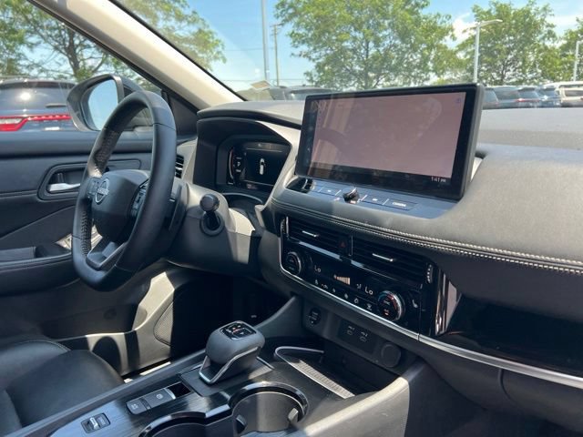 Used 2026 Nissan Rogue SL FWD image 33