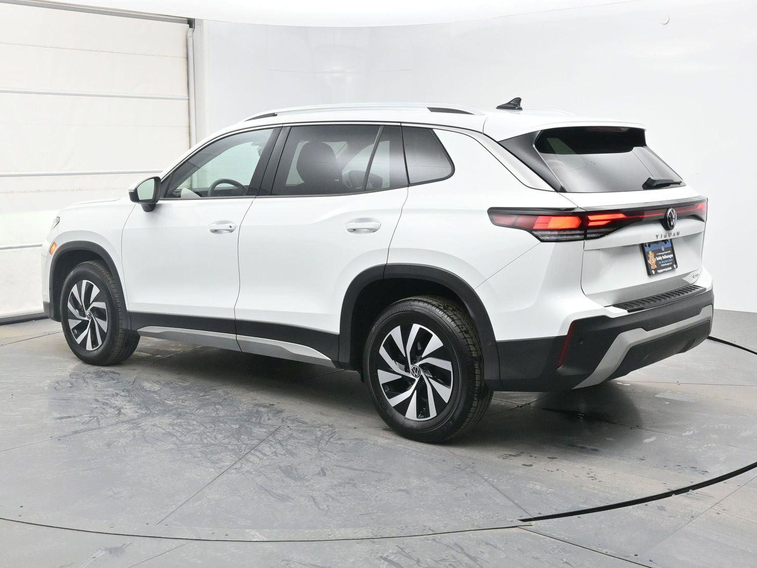 Certified 2025 Volkswagen Tiguan S image 24