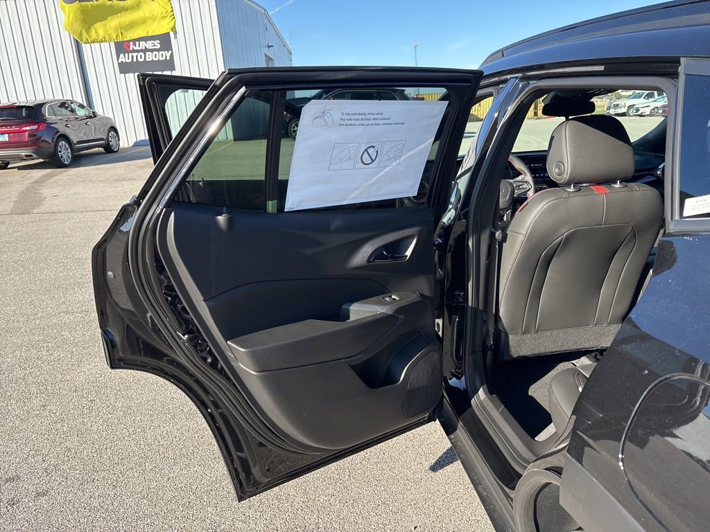 New 2026 Chevrolet Trax RS w/ Sunroof Package image 14