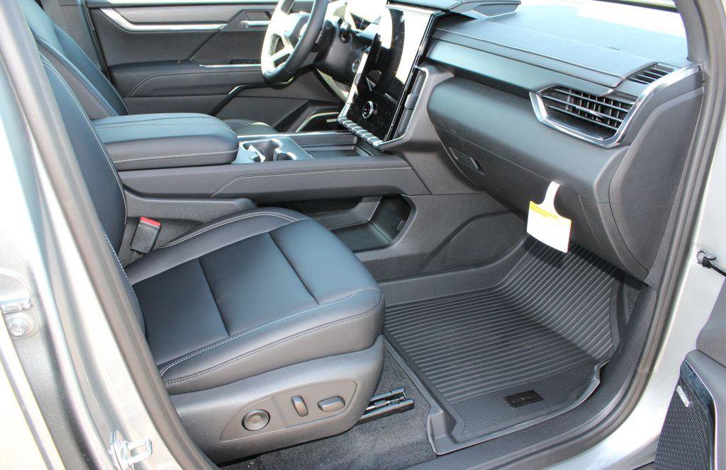New 2026 GMC Acadia Elevation w/ Super Cruise Package FWD image 6