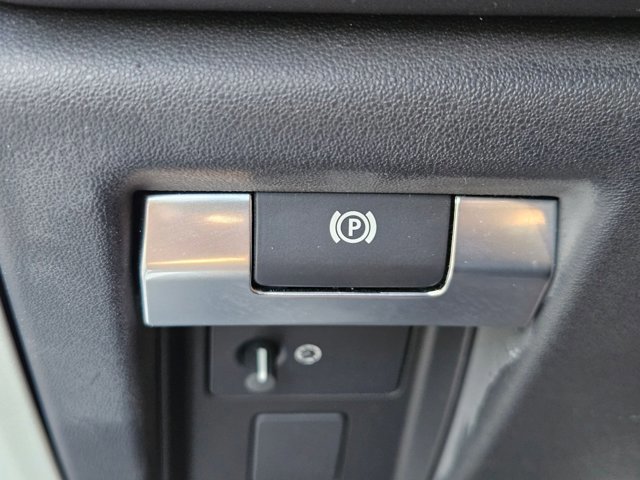 Used 2024 Land Rover Defender 110 X-Dynamic SE AWD/4WD image 8