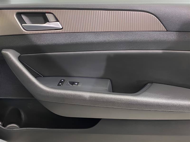 Used 2018 Hyundai Sonata Limited FWD image 11