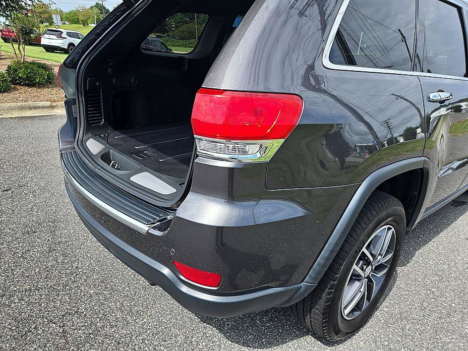 Used 2017 Jeep Grand Cherokee Limited AWD/4WD image 32
