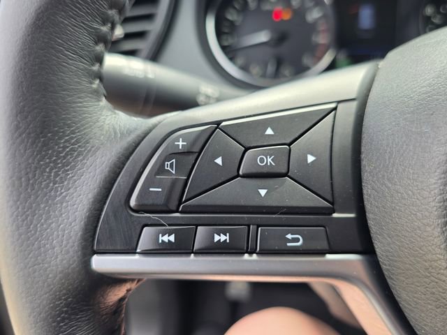 Used 2019 Nissan Rogue SV image 24