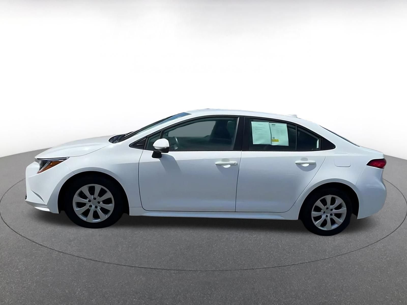 Used 2025 Toyota Corolla LE FWD image 9
