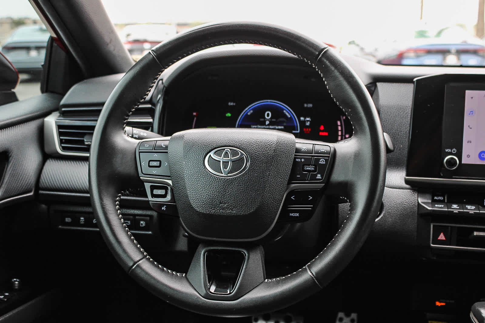 Used 2025 Toyota Camry SE w/ Convenience Package FWD image 15