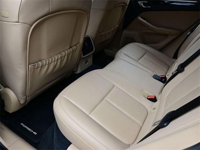 Used 2023 Porsche Macan S image 18