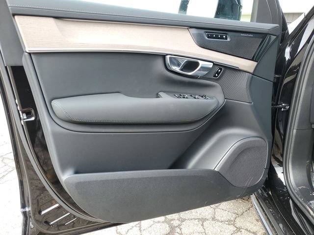 New 2026 Volvo XC90 B6 Plus w/ Protection Package Premier AWD/4WD image 22