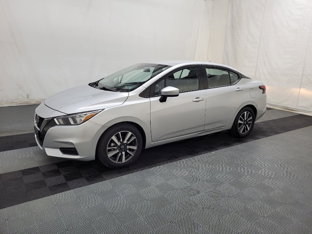Used 2022 Nissan Versa SV FWD image 2