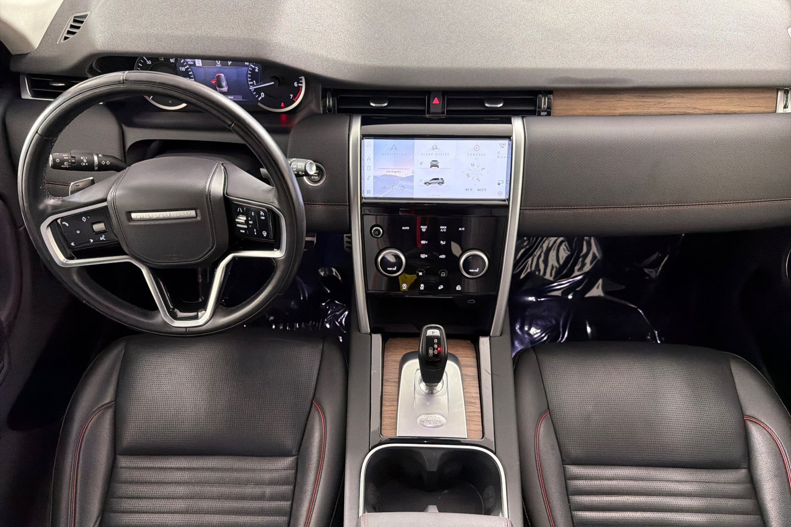 Used 2023 Land Rover Discovery Sport SE R-Dynamic AWD/4WD image 12