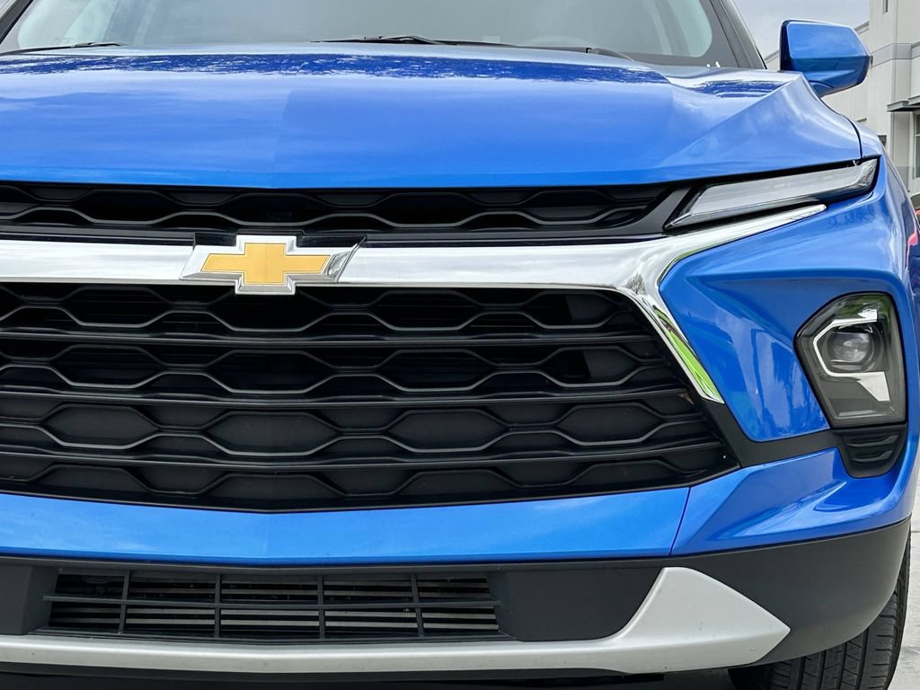 Used 2025 Chevrolet Blazer LT AWD/4WD image 9