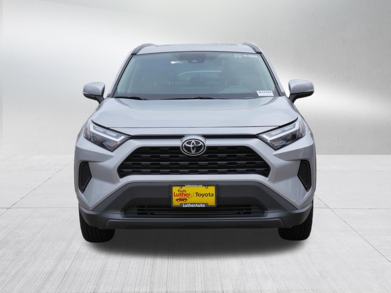 Certified 2022 Toyota RAV4 XLE w/ Convenience Package image 2