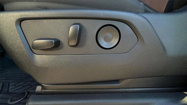 Used 2025 Chevrolet Silverado 2500 High Country w/ High Country Premium Package AWD/4WD image 19