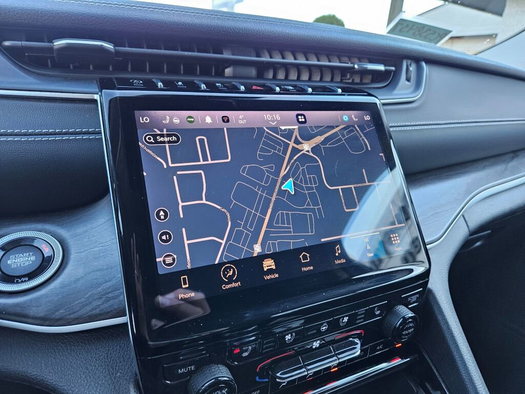 Used 2023 Jeep Grand Cherokee Limited w/ Luxury Tech Group II image 27