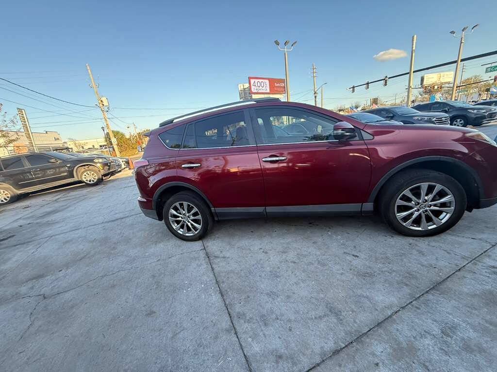 Used 2018 Toyota RAV4 Limited FWD image 6