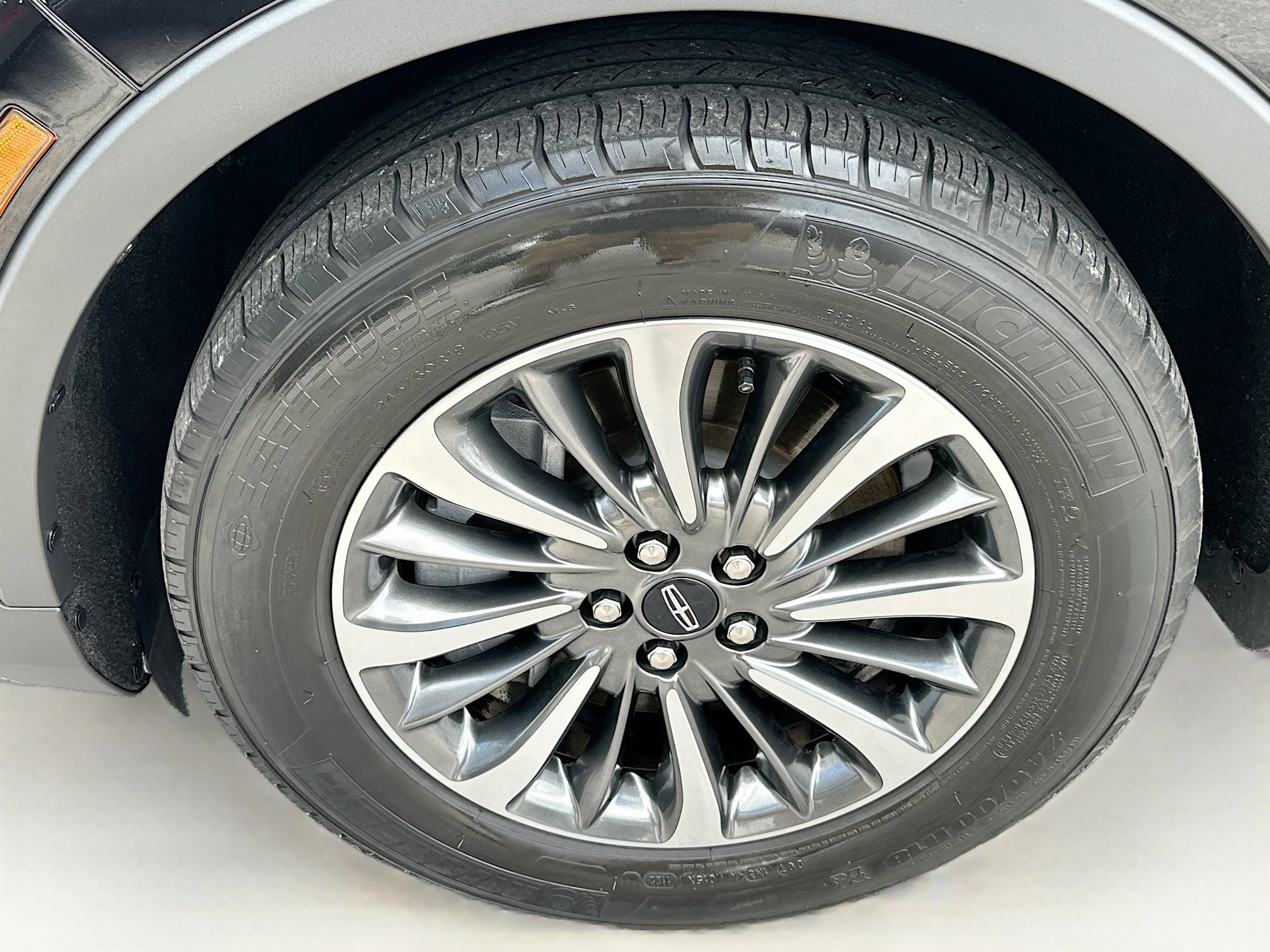 Used 2022 Lincoln Nautilus FWD w/ Premium Package image 33