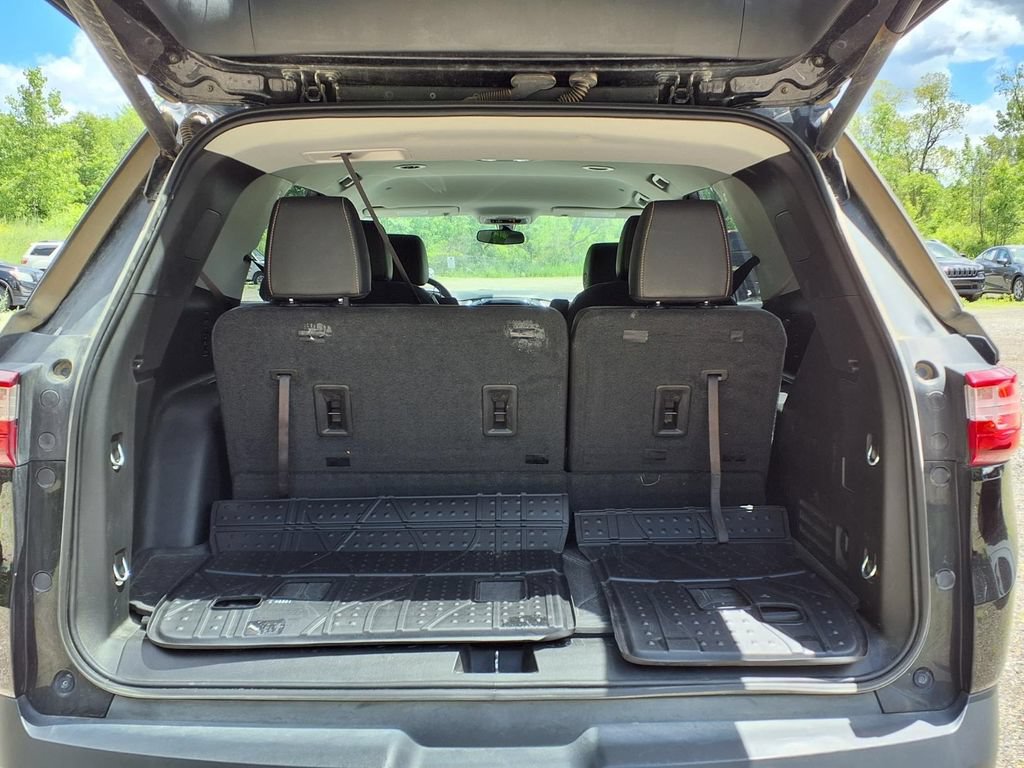 Used 2019 Chevrolet Traverse LT w/ LPO, Floor Liner Package AWD/4WD image 8