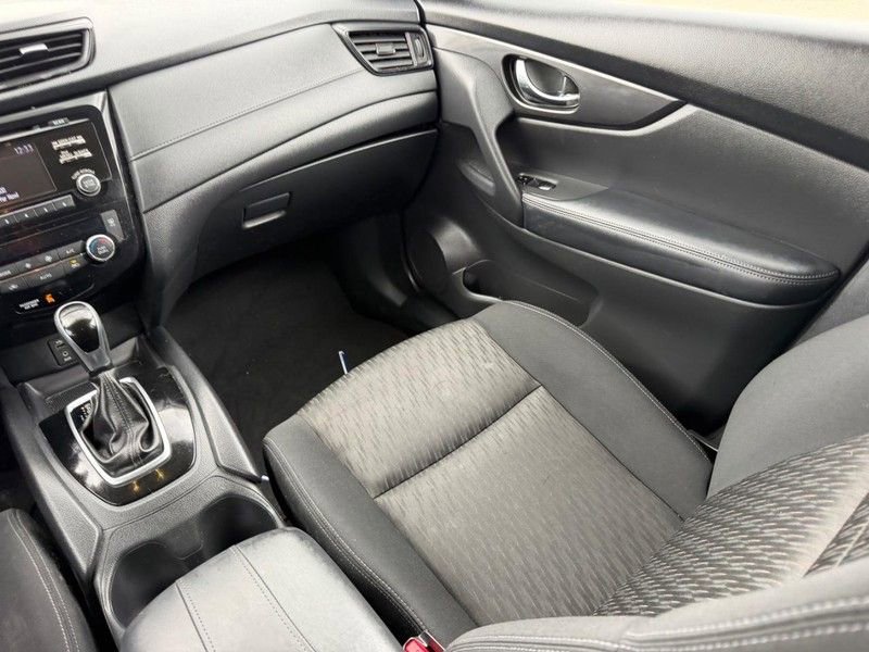 Used 2017 Nissan Rogue SV image 15
