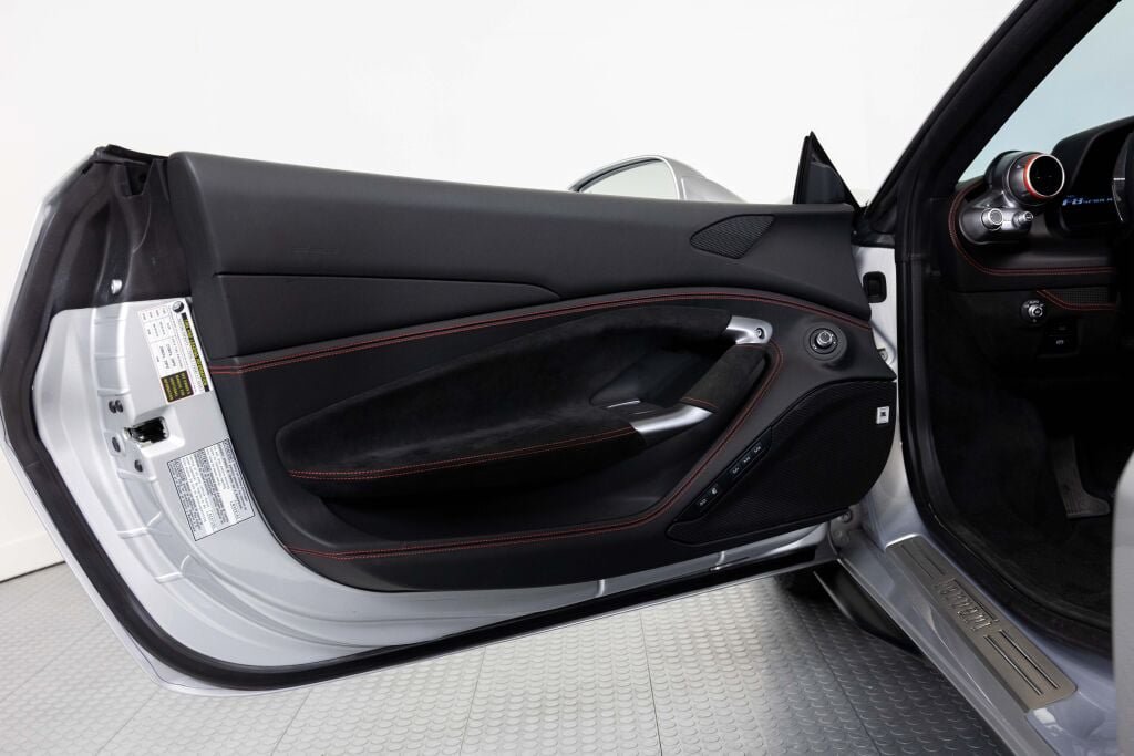 Used 2022 Ferrari F8 Tributo RWD image 42