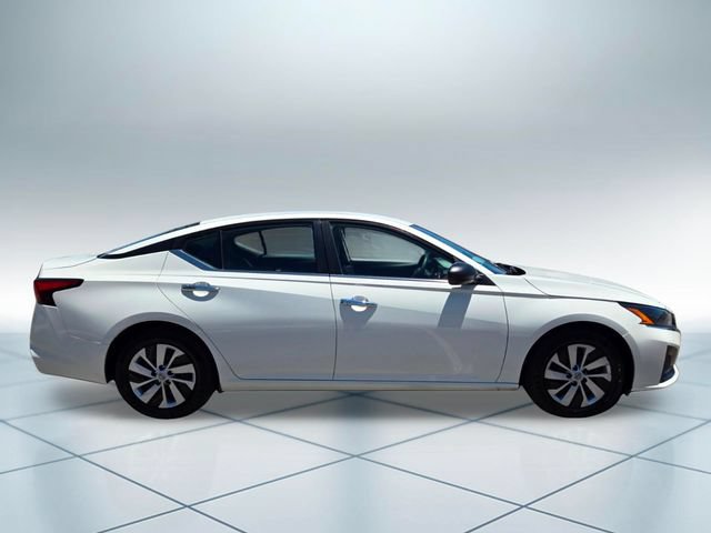 Used 2024 Nissan Altima 2.5 S FWD image 4