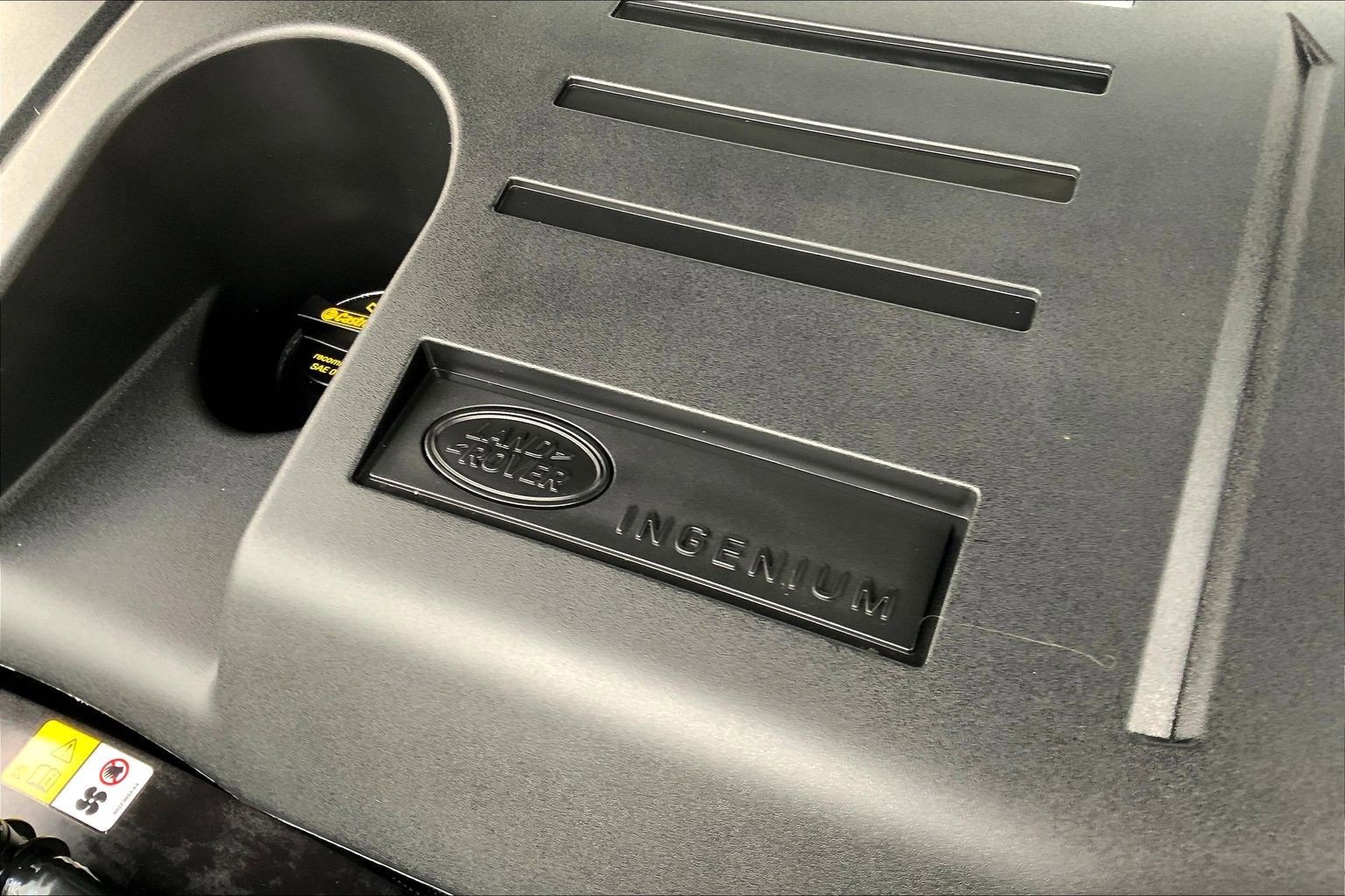 Used 2025 Land Rover Defender 110 X-Dynamic SE image 32