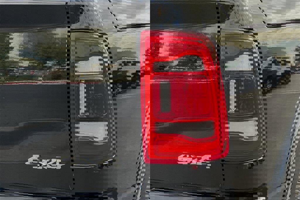 New 2024 RAM 2500 Limited w/ Safety Group image 22