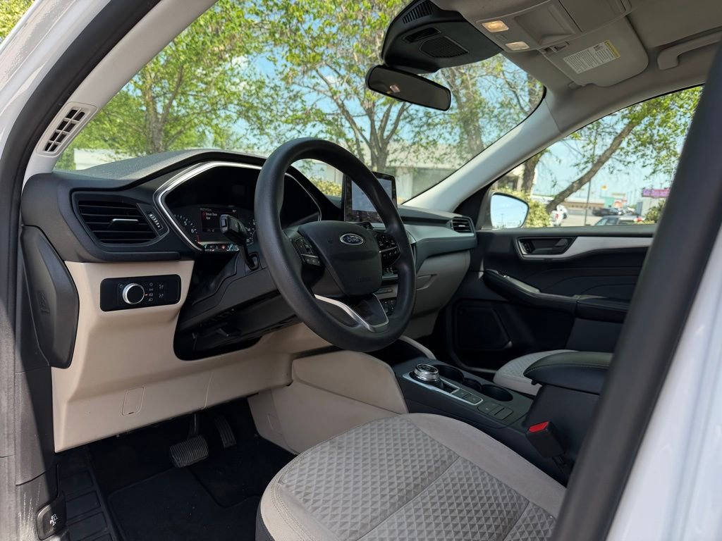 Used 2022 Ford Escape SE FWD image 10
