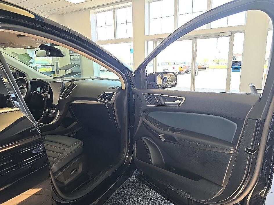 Used 2022 Ford Edge SEL w/ Sport Appearance Package AWD/4WD image 38