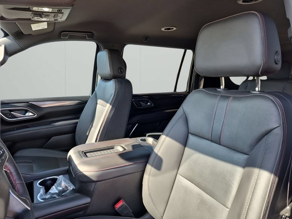 Used 2022 Chevrolet Suburban RST w/ Luxury Package RWD image 31